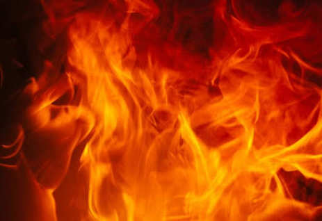 झोपड़ी में लगी आग से तीन मासूम मौत के मुंह में समाये