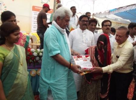 उज्जवला दिवस ! मनोज सिन्हा ने बांटे 250 गरीबों को गैस कनेक्शन