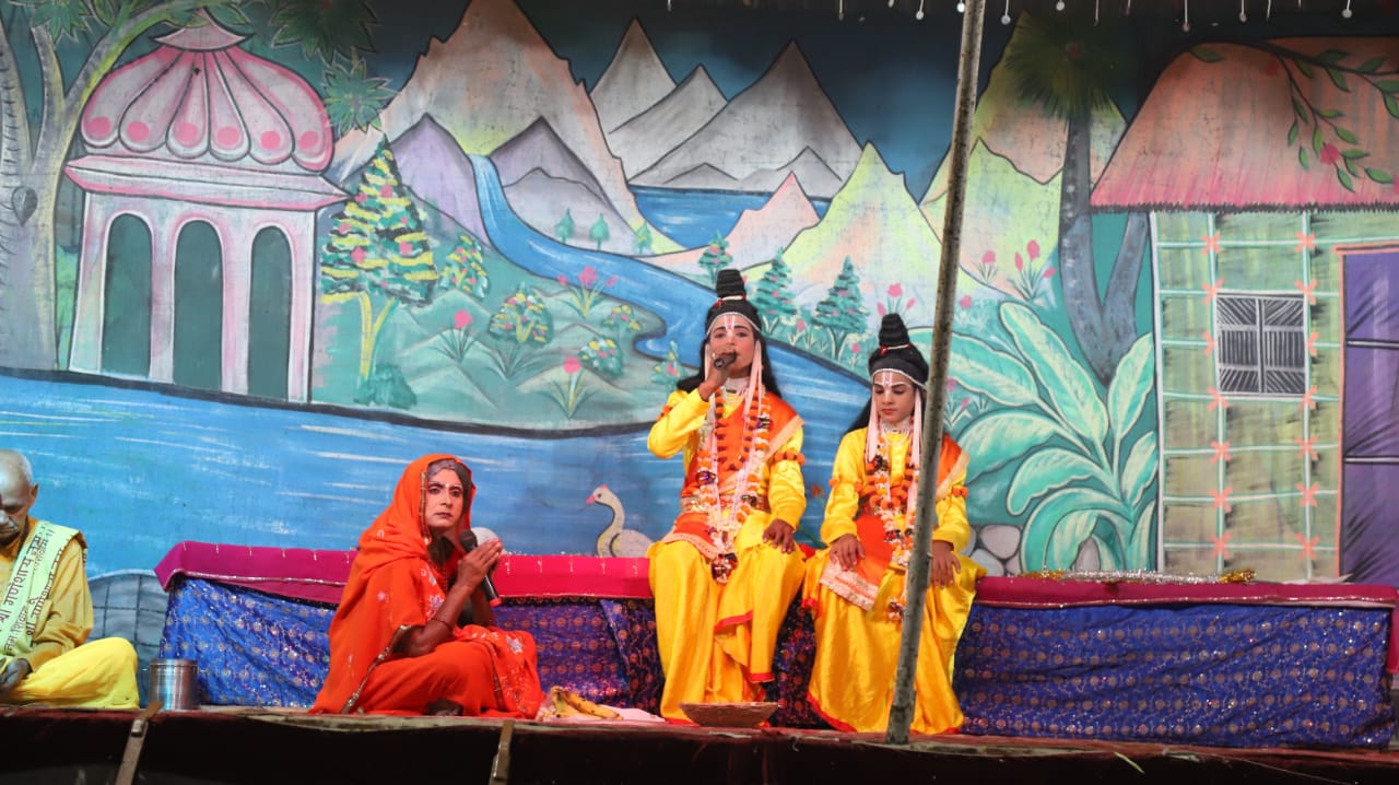 रामलीला ! शबरी के बेर खाने के साथ ,हनुमान मिलन और सुग्रीव मित्रता का हुआ मंचन