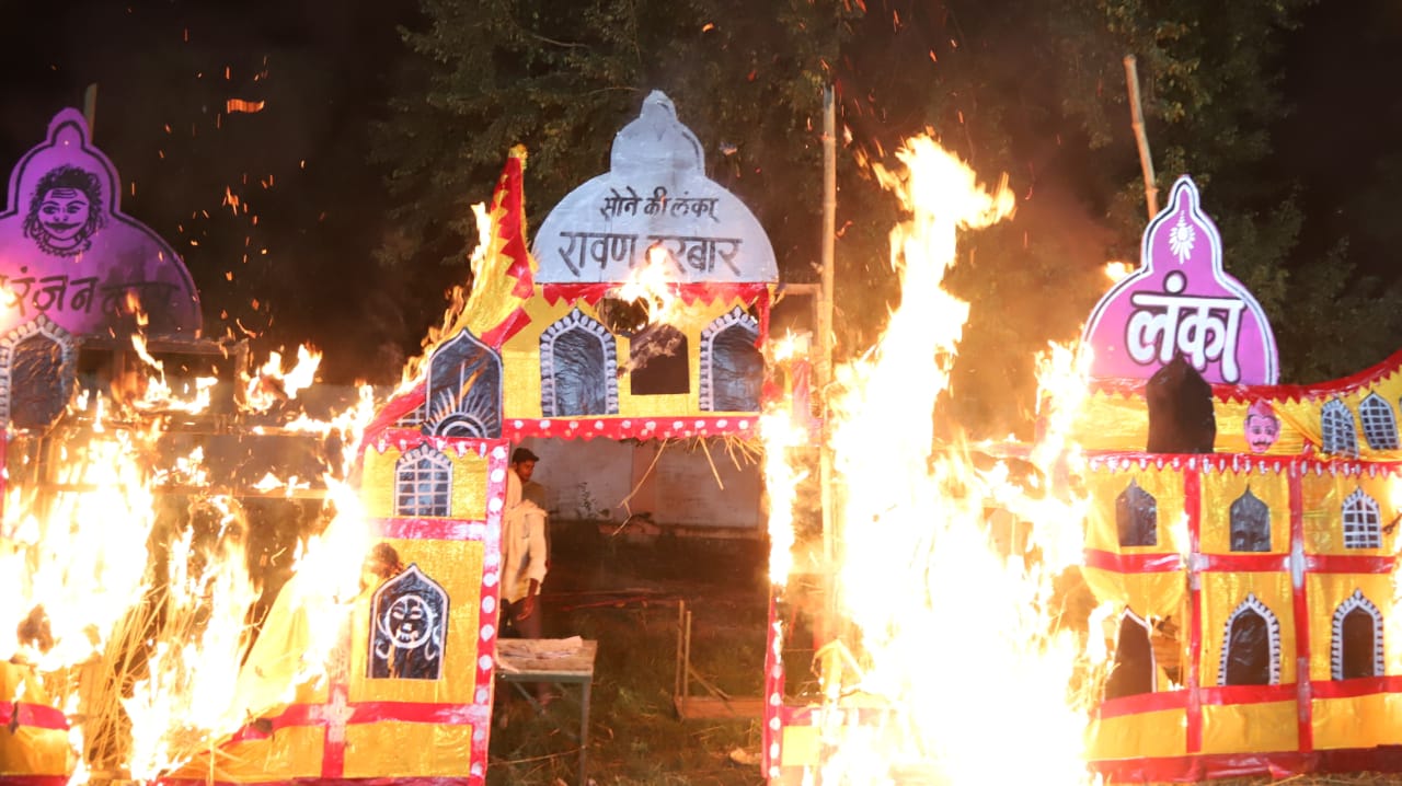 रामलीला! बालि सुग्रीव युद्ध, बालि बध, हनुमान सीता मिलन एवं लंका दहन का हुआ मंचन