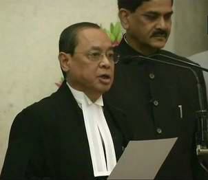 सर्वोच्च न्यायालय ! रंजन गोगोई को राष्ट्रपति ने दिलाई मुख्य न्यायाधीश की शपथ