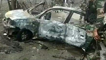 कार में ब्लॉस्ट ! जम्मू में सीआरपीएफ के काफिले के समीप कार में विस्फोट