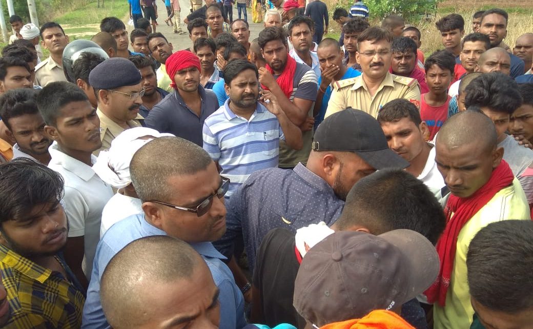 दुर्घटना ! अनियंत्रित पिकअप ने आठ लोगों को किया लहुलुहान, तीन की हुई मौत