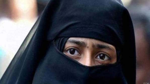 हिम्मत ! शौहर की ज्यादती से तंग मुस्लिम महिला ने पति को दिया तलाक