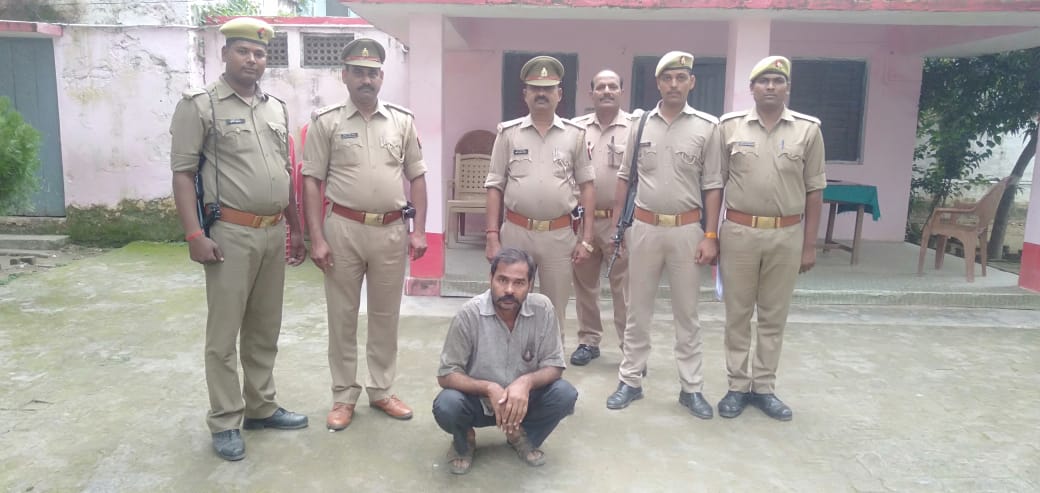 बरामदगी ! एक लाख मूल्य के अवैध पटाखे बरामद, एक गिरफ्तार