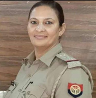 झटका !गबन की आरोपी गाजियाबाद की निलंबित महिला पुलिस इंस्पेक्टर लक्ष्मी सिंह चौहान पहुंची सलाखों के पीछे