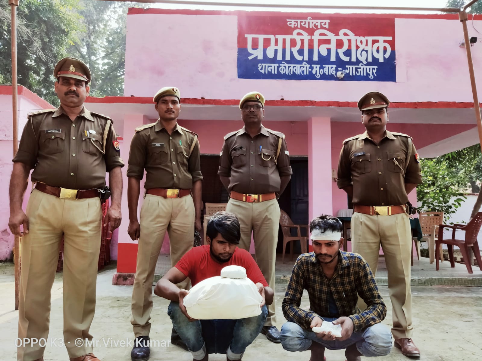 शातिर अपराधी असलहे और गांजे संग गिरफ्तार