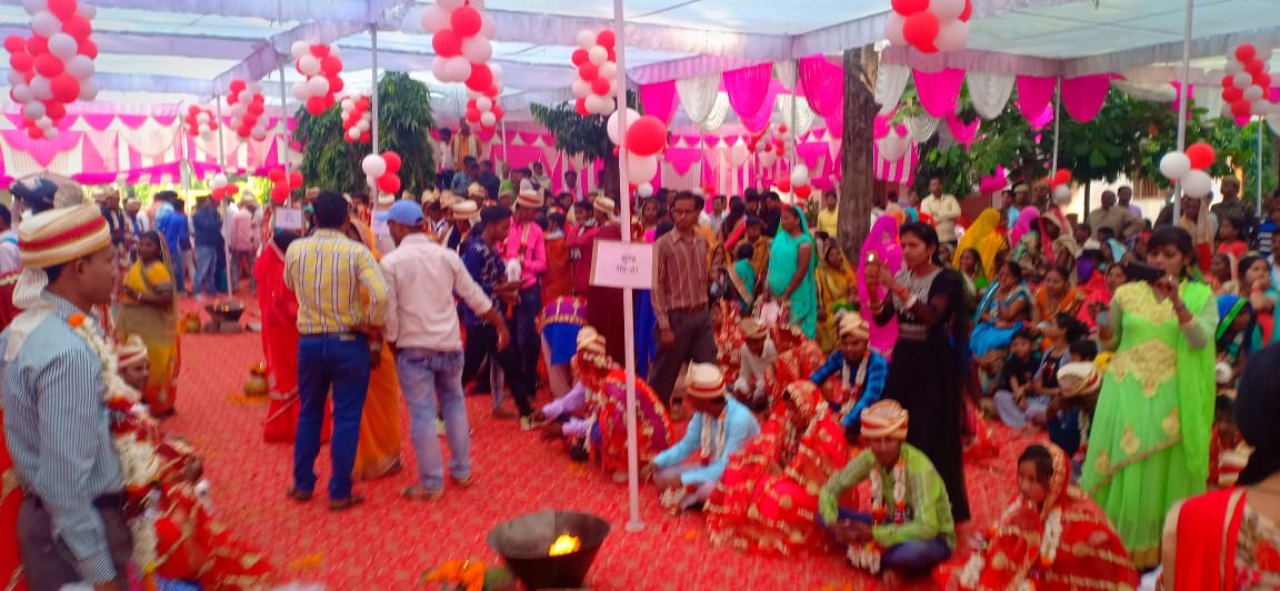 पहल ! सामुहिक विवाह योजना में वर वधुओं ने खायी साथ जीने मरने की कसमें