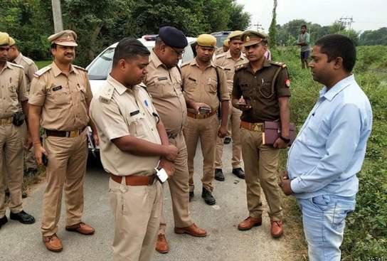 लूट! बैंक कर्मियों को बंधक बनाकर 15 लाख किया पार