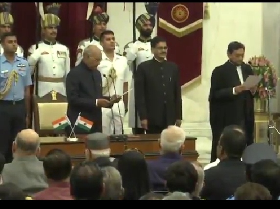 सर्वोच्च न्यायालय! न्यायाधीश शरद अरविंद बोबड़े ने ली मुख्य न्यायाधीश पद की शपथ