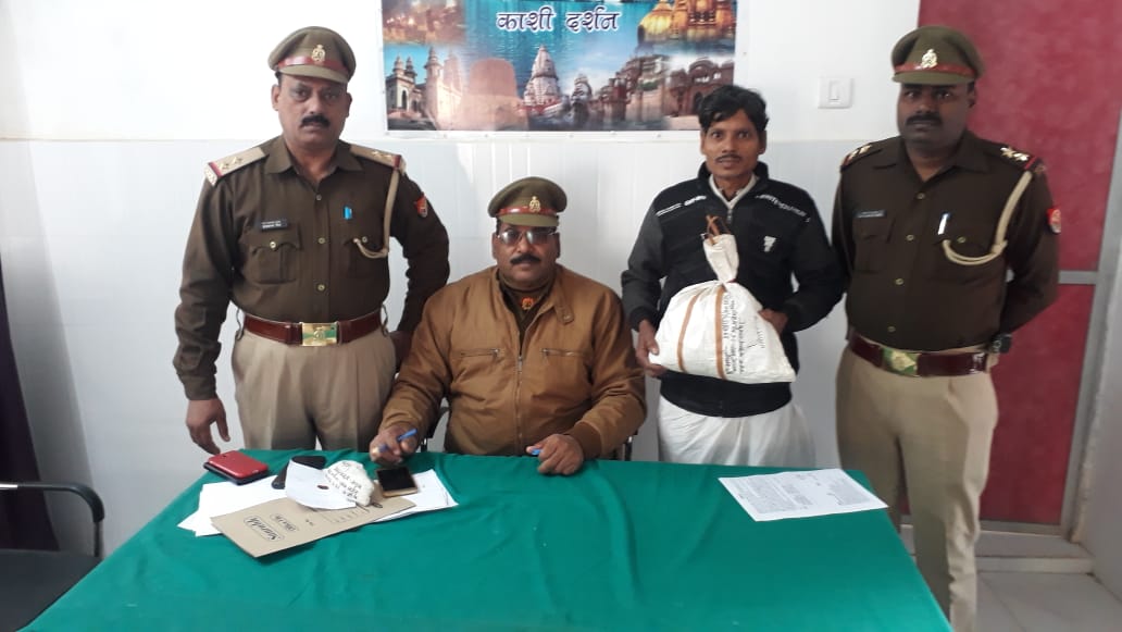 इनामियां वांछित अपराधी अवैध गांजे संग गिरफ्तार