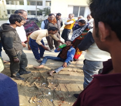 आर्थिक तंगी ! स्वास्थ्यकर्मी ने खाया जहर