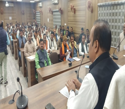 गोल्डन कार्ड ! गांव में कैंप लगाकर बनेगा