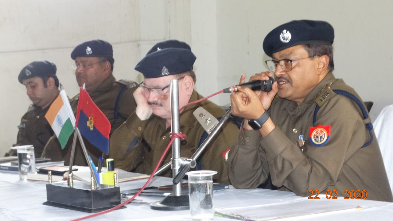 अपराध गोष्ठी व सैनिक सम्मेलन में कप्तान ने कसी नकेल