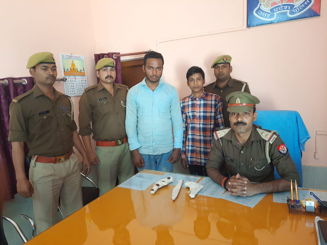 पुलिस पर फायर कर भाग रहे शातिर  अपराधी  गिरफ्तार