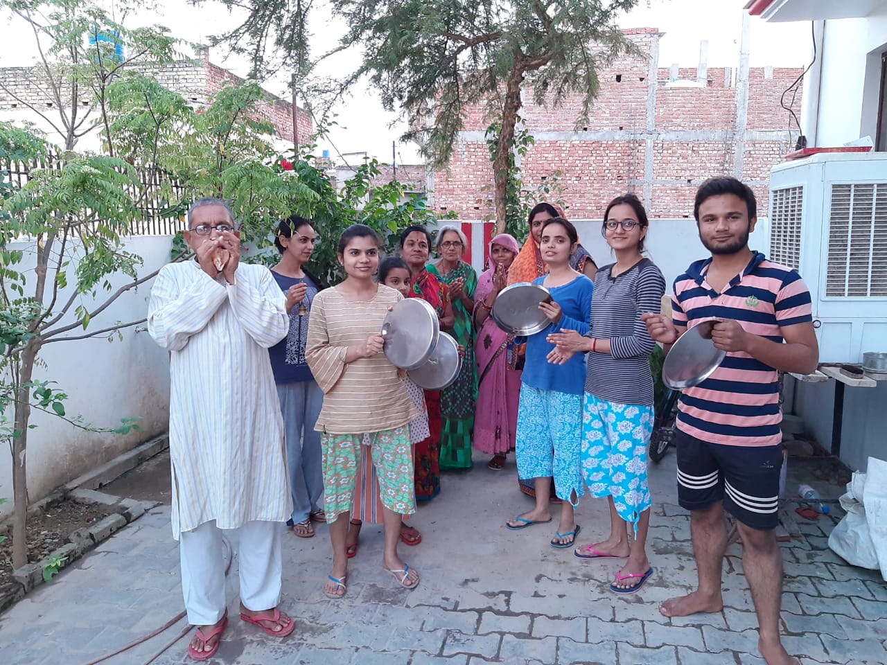 घंटा, घड़ियाल, शंख, थाली व ताली बजाने से बढ़ती है क्षेत्र की सकारात्मक ऊर्जा