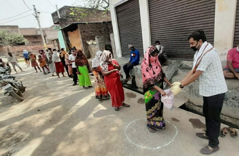 मानवता ! जरूरतमंदों को मिली भोज्य सामग्री, मदद को बढ़े हाथ