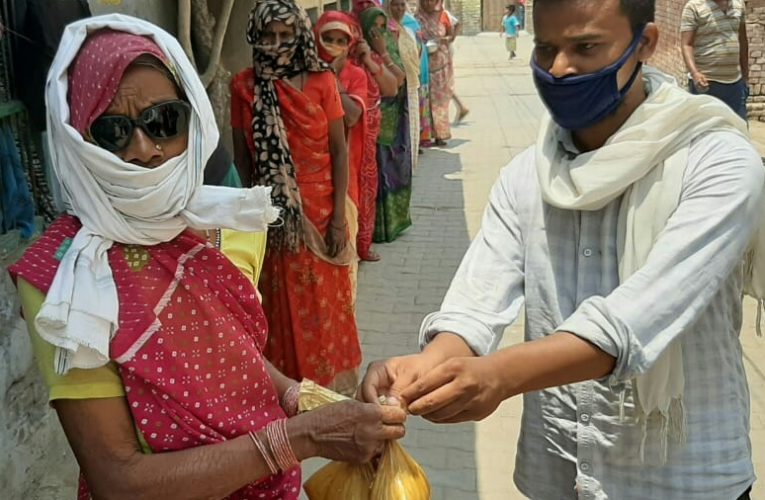 जनसहयोग से जरूरतमंदों  तक पहुंच रहा भोजन व खाद्यान्न