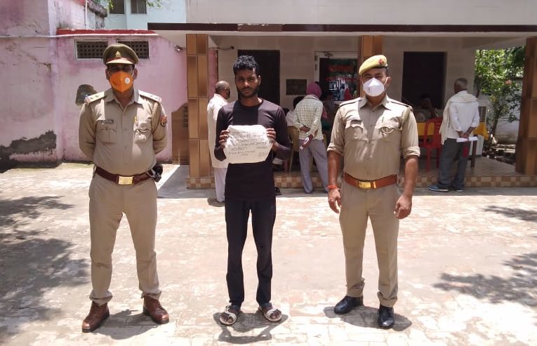 नाजायज गांजे संग आरोपी चढ़ा पुलिस के हत्थे