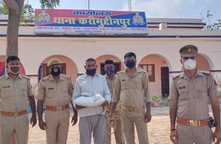 गैंगस्टर शातिर अपराधी असलहे और गांजे संग गिरफ्तार