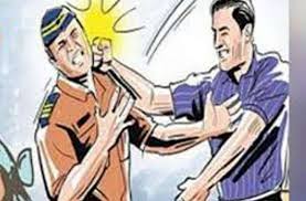 दुस्साहस! सिपाहियों को पीटकर मनबढ़ फरार,खोज में जूटी पुलिस