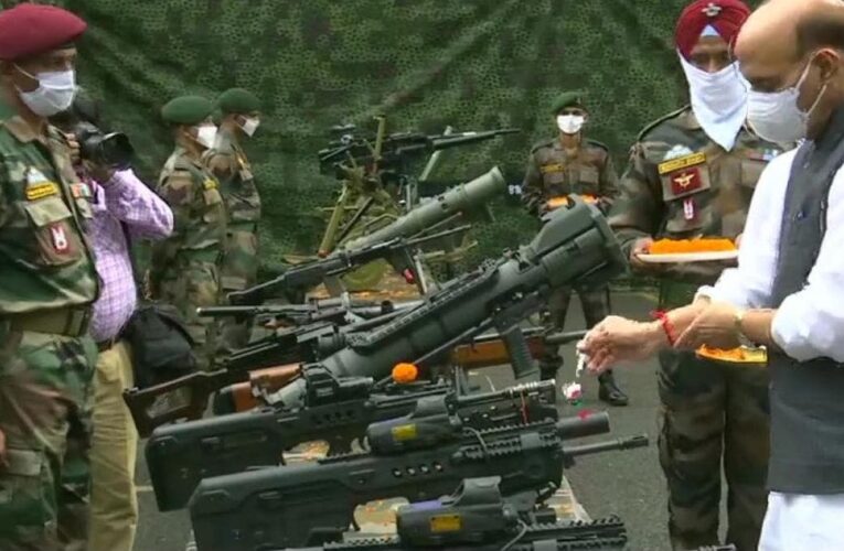 शस्त्र पूजा सम्पन्न ! एक इंच जमीन की भी रक्षा करेगी भारतीय सेना