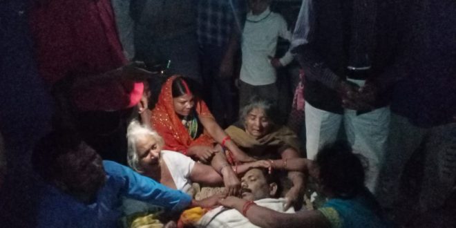 बाइक सवार हमलावरों ने प्रधानपति को गोलियों से भुना