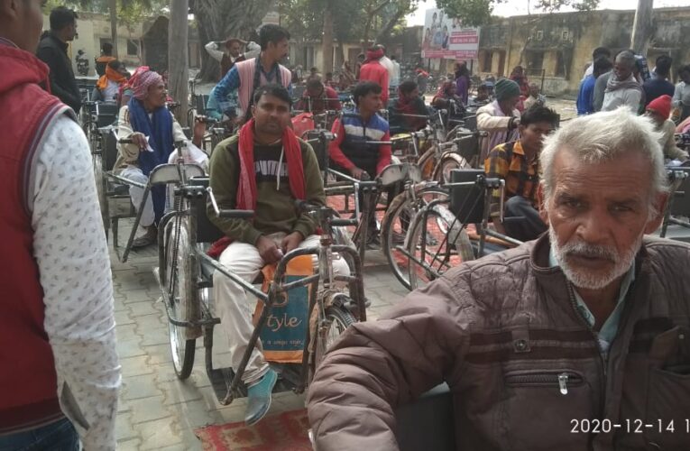 सहायक उपकरण पाकर प्रफुल्लित हुए दिव्यांगजनों के चेहरे