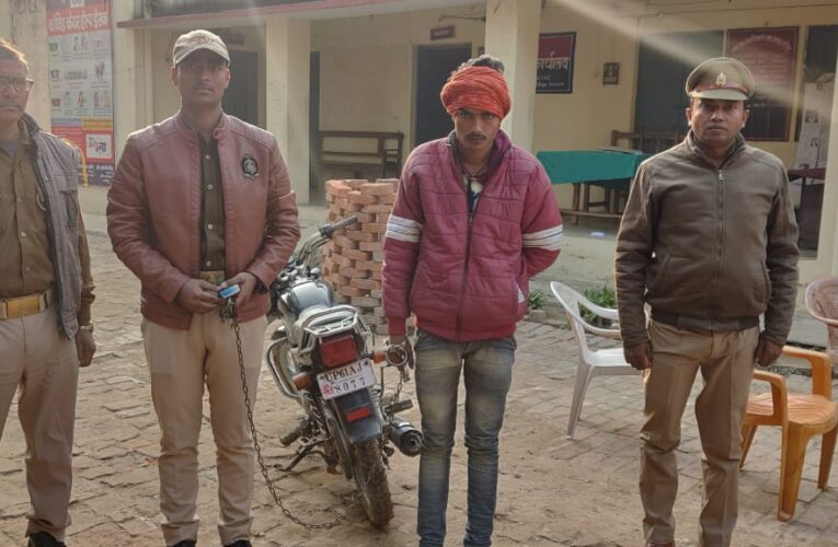 चोरी की बाइक के साथ वाहनचोर गिरफ्तार