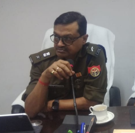 जिले में दौड़ी पुलिसिया तबादला एक्सप्रेस