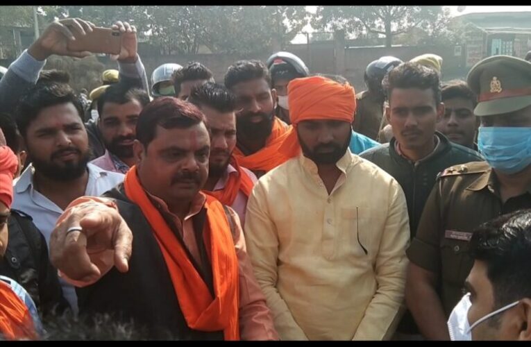 प्रदूषण को लेकर राष्ट्रीय राजमार्ग हुआ जाम