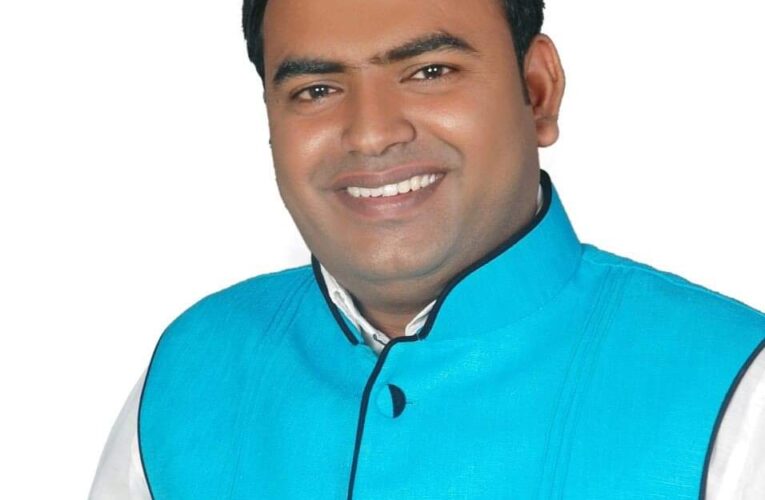 केन्द्र सरकार नागरिकों के लोकतांत्रिक अधिकारों की सुरक्षा हेतु पूर्णतः कटिबद्ध