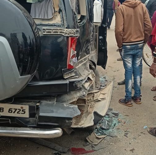 ट्रक स्कार्पियो की टक्कर में एक ने गंवाई जान , चार जख्मी