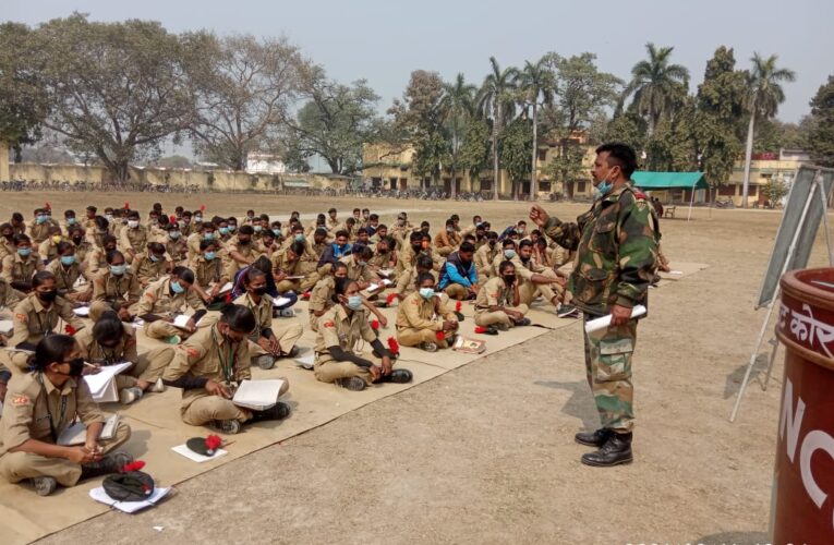 एनसीसी कैडेट्स ने थलसेना और उसके अंगों तथा ड्रिल गार्ड माउंटिंग की ली जानकारी