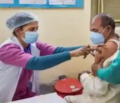 कोविड19 – छूटे हुए फ्रंटलाइन वर्कर्स और स्वास्थ्य कर्मियों को कल लगेगा टीका