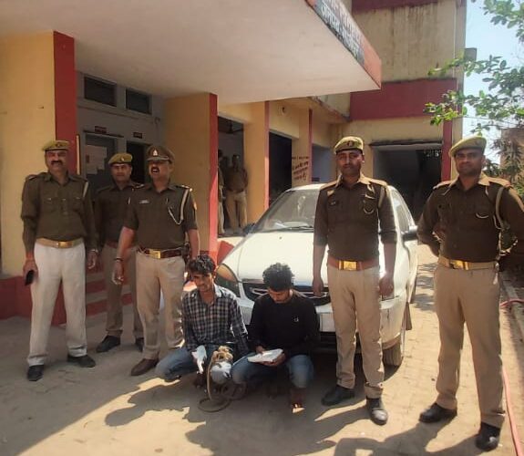 अवैध असलहे व वाहन के साथ दो अभियुक्त गिरफ्तार