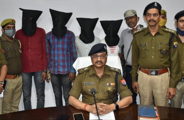 पर्दाफाश! शराब तस्करों के बड़े रैकेट का खुलासा @ पचपन लाख रुपये की अवैध शराब बरामद,चार गिरफ्तार