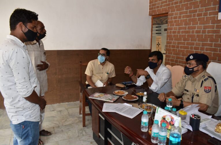 समाधान दिवस पर डीएम व एसपी ने सुनी फरीयाद, दिये आवश्यक निर्देश