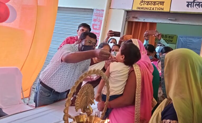 विटामिन ए की खुराक पिलाकर बाल स्वास्थ्य पोषण माह का हुआ शुभारंभ