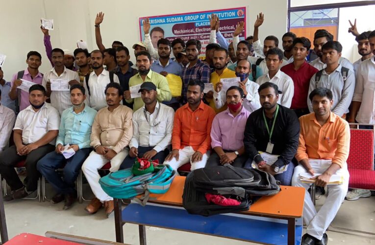 रोजगार पाकर खिले युवाओं के चेहरे