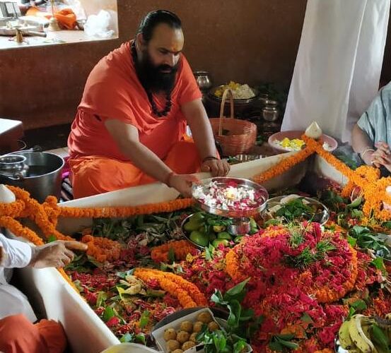 शिवोपासना का महत्वपूर्ण समय है सावन माह – स्वामी भवानीनन्दन यति