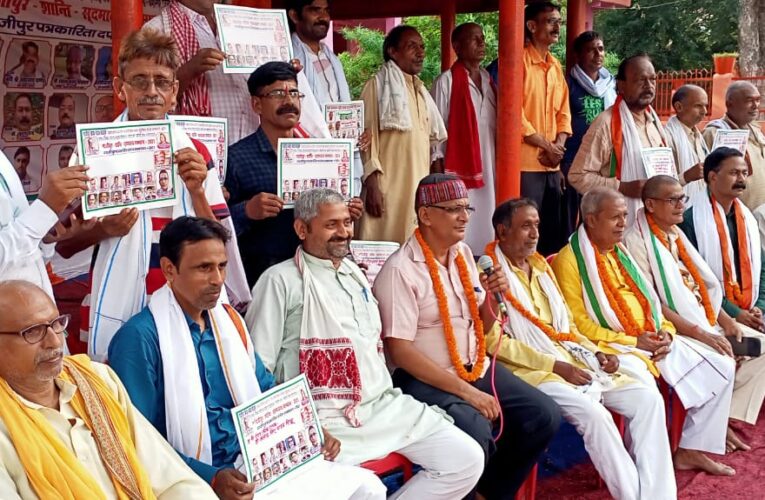 बुद्धिजीवियों, कवियों और पत्रकारिता जगत से जूड़े लोग हुए सम्मानित