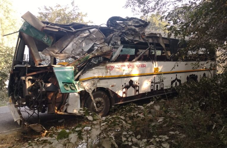 दुर्घटना में एआरपी बीरबल कुमार की मौत,एक दर्जन लोग जख्मी