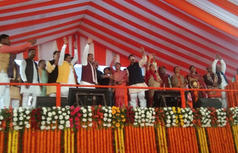 उप मुख्यमंत्री ने दी जिले को  91 परियोजनाओं की सौगात,जिले की खराब सड़कों को बनवाने का दिया आश्वासन