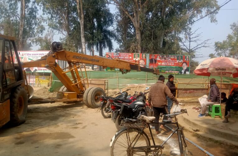 नगर के बदहाल होते रास्ते बन रहे दुर्घटना के कारण