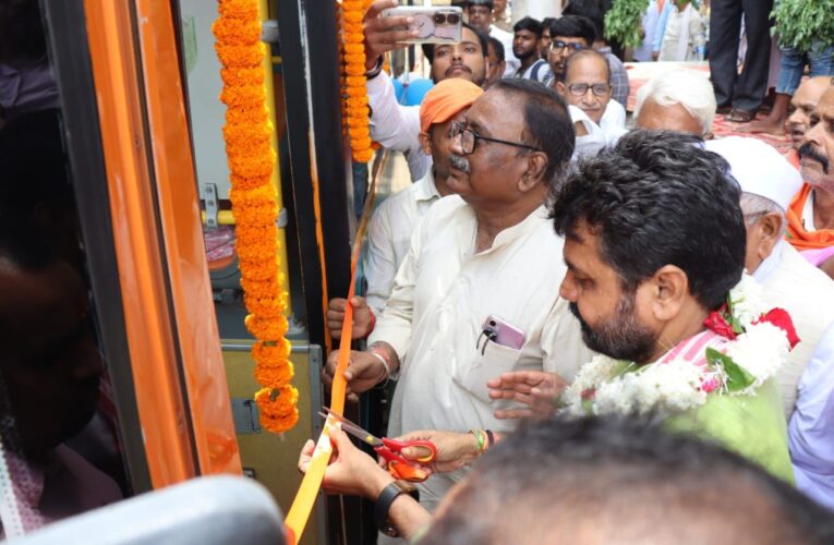सैदपुर से वाराणसी के लिए शुरू हुई इलेक्ट्रिक बस सेवा 