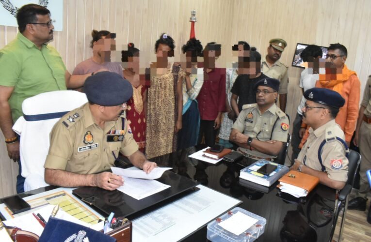 जवानों पर फायरिंग करने वाले नौ फर्जी ट्रांसजेंडर्स को पुलिस ने दबोचा 