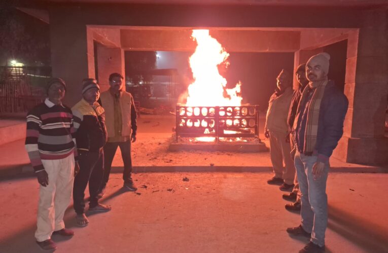 वीरेंद्र सिंह ने किया अज्ञात शव का दाह संस्कार 