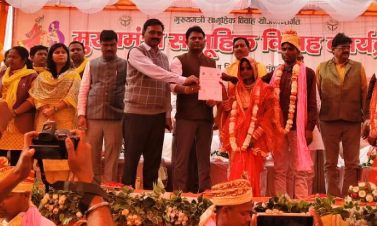 सामुहिक विवाह में 378 जोड़े वैवाहिक बंधन में बंधे
