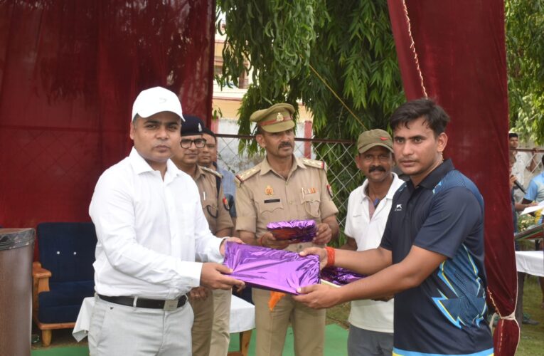 पुलिस जोन फुटबॉल प्रतियोगिता में जौनपुर और भदोही ने मारी बाजी 